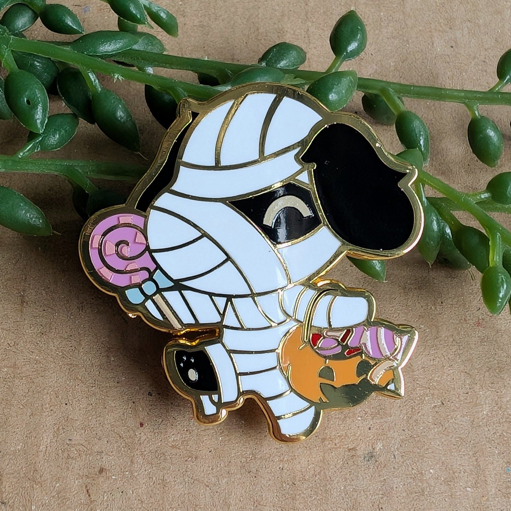 Animal Crossing Enamel Pin Badge - Lucky