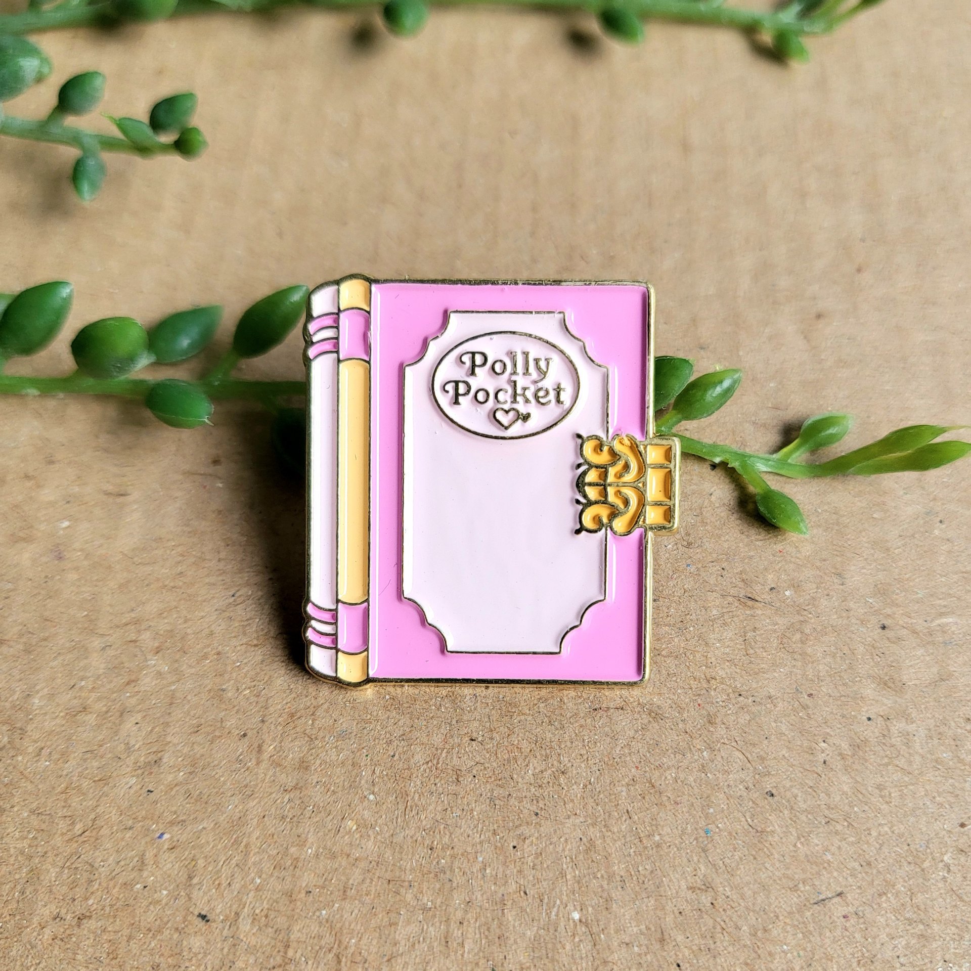 Polly Pocket Pink pin badge