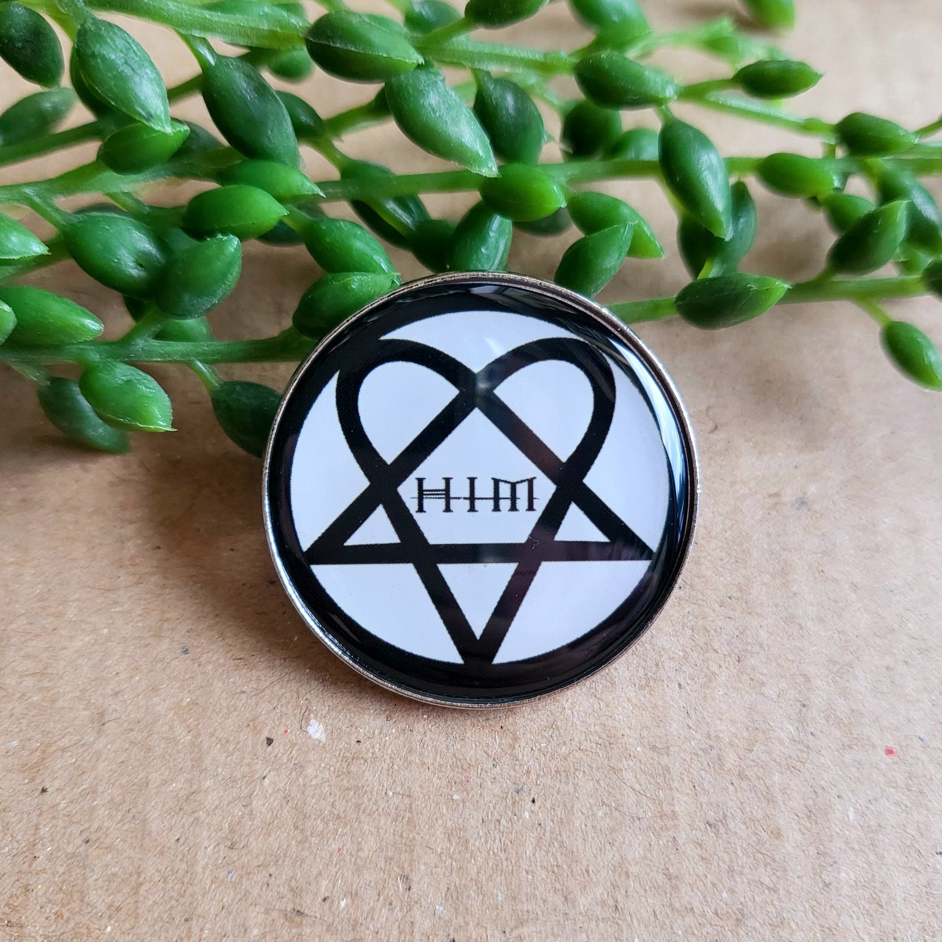 HIM Heartagram pin badge