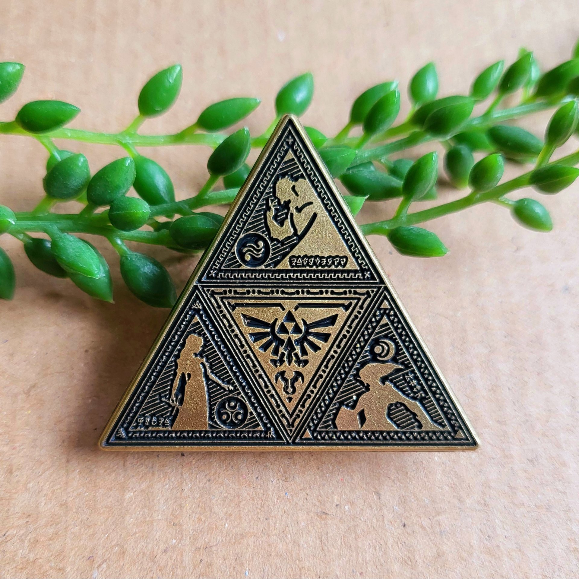 Zelda Triforce Pin badge
