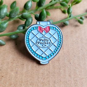 Polly Pocket pin badge