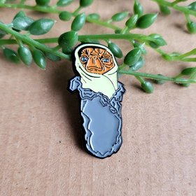 ET Burrito pin badge