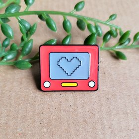 Valentines Etch a Sketch enamel pin badge